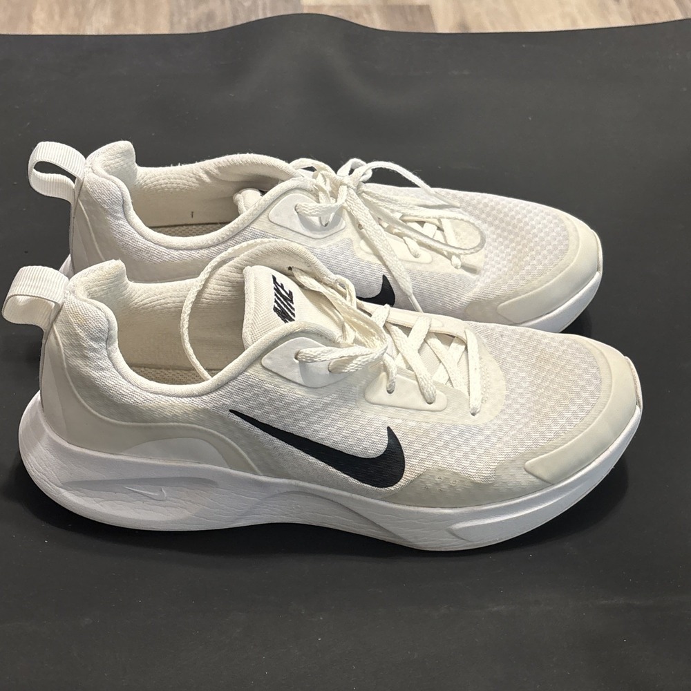 Nike WearAllDay White Black Running Walking Shoes Women's US 8.5 CJ1677-100